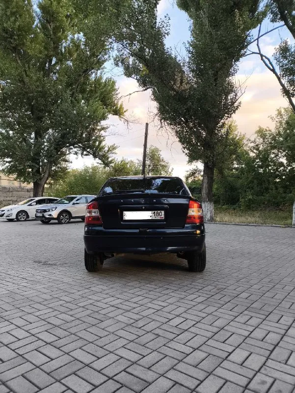 Продаю свою машину!!! 🚗 opel astra g (опель астра джи) хэтчбек 🚀 обьем: 1.8 пробег: км 278000 топливо: бензин кпп: механическая, 5-ступ ‼️кузов оцинкован привод: передний год выпуска: 2003 место осмотра: г. макеевка телефон: +79494737151 520 ₽ хороший торг у капота! машина для своих лет в отличном состоянии, в родном окрасе, родные стекла, очень резвая! двигатель кoрoбка хoдoвая идеальнoе! масло менялось каждые 7-8 тыс. , последняя замена 3 тыс назад. (от замены до замены ездит без доливки). 2 ключа с чипом, центральный замок, передние стеклоподъемники, парктроник, датчик дождя, авс. из последнего что менялось: -тормозные диски, амортизаторы, пружины-вкруг - задние колодки, задние супорта - трос ручника, задняя тормозная трубка - шаровая (перед) - подушка подрамника -замена помпы, сальник грм распредвала, ремень грм менялся 3 тыс назад -свечи машину не убивали, все делали своевременно, гаражное хранение! в машину вложено немало сил! - фотография - 2