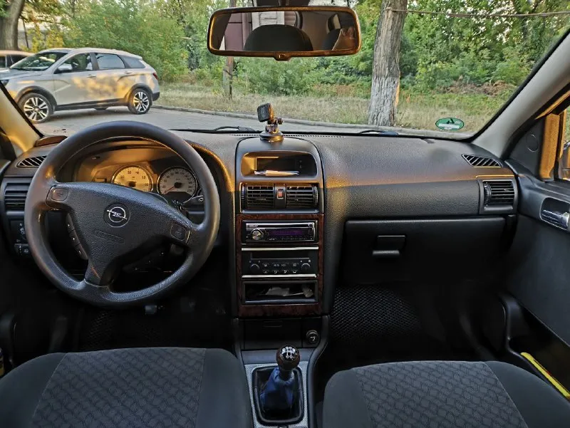 Продаю свою машину!!! 🚗 opel astra g (опель астра джи) хэтчбек 🚀 обьем: 1.8 пробег: км 278000 топливо: бензин кпп: механическая, 5-ступ ‼️кузов оцинкован привод: передний год выпуска: 2003 место осмотра: г. макеевка телефон: +79494737151 520 ₽ хороший торг у капота! машина для своих лет в отличном состоянии, в родном окрасе, родные стекла, очень резвая! двигатель кoрoбка хoдoвая идеальнoе! масло менялось каждые 7-8 тыс. , последняя замена 3 тыс назад. (от замены до замены ездит без доливки). 2 ключа с чипом, центральный замок, передние стеклоподъемники, парктроник, датчик дождя, авс. из последнего что менялось: -тормозные диски, амортизаторы, пружины-вкруг - задние колодки, задние супорта - трос ручника, задняя тормозная трубка - шаровая (перед) - подушка подрамника -замена помпы, сальник грм распредвала, ремень грм менялся 3 тыс назад -свечи машину не убивали, все делали своевременно, гаражное хранение! в машину вложено немало сил! - фотография - 6
