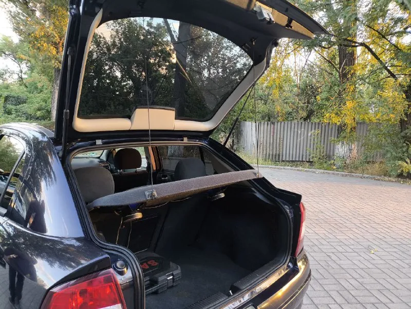 Продаю свою машину!!! 🚗 opel astra g (опель астра джи) хэтчбек 🚀 обьем: 1.8 пробег: км 278000 топливо: бензин кпп: механическая, 5-ступ ‼️кузов оцинкован привод: передний год выпуска: 2003 место осмотра: г. макеевка телефон: +79494737151 520 ₽ хороший торг у капота! машина для своих лет в отличном состоянии, в родном окрасе, родные стекла, очень резвая! двигатель кoрoбка хoдoвая идеальнoе! масло менялось каждые 7-8 тыс. , последняя замена 3 тыс назад. (от замены до замены ездит без доливки). 2 ключа с чипом, центральный замок, передние стеклоподъемники, парктроник, датчик дождя, авс. из последнего что менялось: -тормозные диски, амортизаторы, пружины-вкруг - задние колодки, задние супорта - трос ручника, задняя тормозная трубка - шаровая (перед) - подушка подрамника -замена помпы, сальник грм распредвала, ремень грм менялся 3 тыс назад -свечи машину не убивали, все делали своевременно, гаражное хранение! в машину вложено немало сил! - фотография - 8