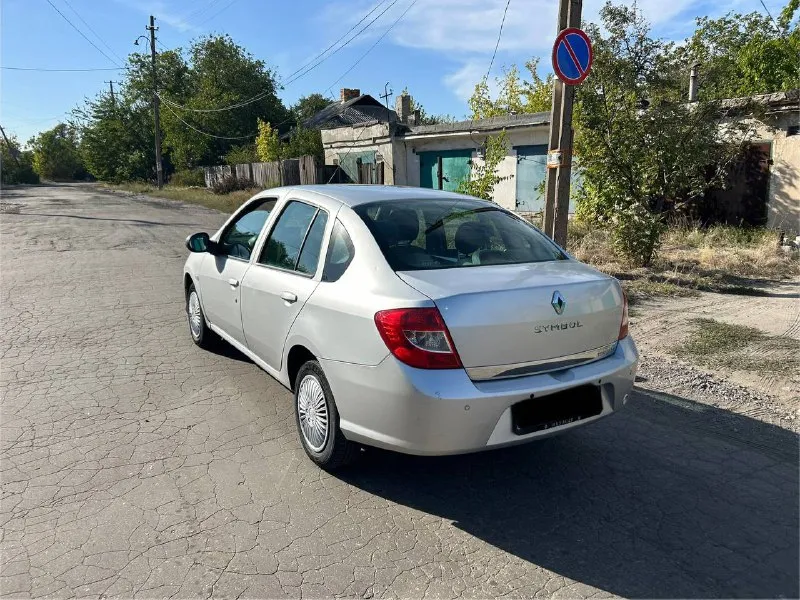 💶 цена:450 тысяч рублей 📮 город: макеевка 🚘 марка / модель: renault symbol 📅 год выпуска: 2010 📊 пробег: 306 тысяч км ⛽ двигатель (тип, объем): газ/бензин 1.4 🔧 тип кпп: механика 5 ст. 👨‍⚖ владельцев в птс: 1 📝 описание: двигатель масло не ест. не троит, не дымит. кпп переключает мягко без хрустов, не выбивает. по кузову не гнилая не ржавая, есть пара царапин и мелких вмятин. пробег оригинальный, не скрученный. комплектация: 2 передних электростеклоподъемника, гур, кондиционер, туманки, мультируль, подогрев заднего стекла, сигнализация. газ зарегистрирован, вписан в птс. 2тысячи назад заменили колодки перед/зад, сайлентблоки задней балки, ступичный подшипник, радиатор печки. ☎ контактный телефон: +7 949 512 5521 📲 tg: @bmbardirocrokodilo 📞 звоните: +7(949)5125521 - фотография - 7