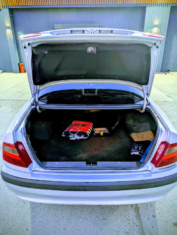 Mitsubishi carisma, 1,6л. 16v рест цена: 275 тыс. р. осмотр: г донецк, калининский район описание: 2002г. в., рестайлинг, двигатель 1,6л (103л. с.) 16v, пробег 207т. км. , коробка механика, гур, 4эсп+ доводчики, подогрев пер. сидений, электро рег зеркал, противотуманки, кондиционер (работает), abs, airbag (srs) водитель+пассажир, бортовой компьютер, цз+ сигнализация, 2ключа. состояние: двигатель, коробка - без нареканий, ходовка - свежая (недавно перебрана), кузов: дно, пороги, арки и т. д.- без гнили и рыжиков. машина обслужена (использовалась для дальних поездок). просторный, опрятный салон, вместительный багажник. ❗️переоформление в мрэо обязательно❗️ ❗️искатели идеала и торгаши - мимо, цена как за ланос❗️ все вопросы по телефону или при встрече +79496415133 📞 звоните: +7(949)6415133 - фотография - 7