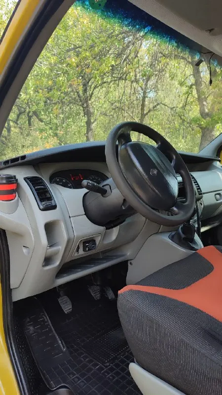 Продам renault трафик база длинная год 2007 двигатель 2.0 дизель пробег 377тс кондиционер + электровытяжка автономная печка электростеклоподъемники+подогрев обогрев заднего стекла кпп 6-ст. салон ухоженный, сиденья в идеальном состоянии! двигатель заводится отлично!, едет очень хорошо!! авто в идеальном состоянии цена 1.4мл. +7949 524 5058 📞 звоните: +7(949)5245058 - фотография - 10