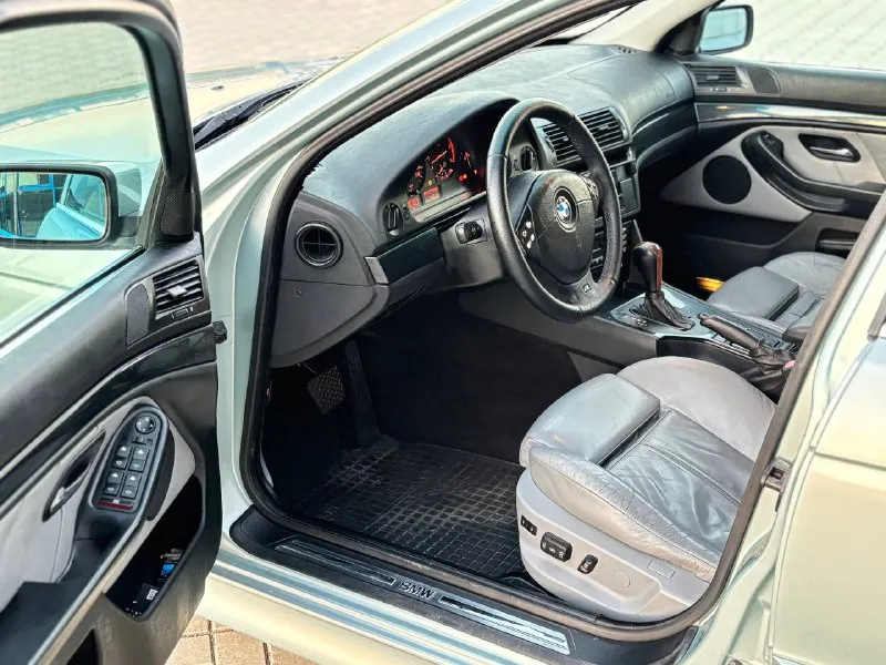 Bmw 520i 2001 год выпуска пробег 180 000км!! пробег подтверждённый мотор m54 2.2 170лс коробка автомат 5ст двухзонный климат контроль эл. сиденья подогрев сидений эл. зеркала м руль салон recaro e39 это пик машиностроение!(для меня) кузов очень живой красивый и ровный! мотор без расхода масла всю жизнь проехал на liqui moly маливден коробка переключает как новая! автомобиль в отличном состоянии! в первозданном виде! в красивом цвете мята диски r18 второй комплект дисков с новой резиной r16 в подарок хорошим людям!) акустика:каждая колонка каждая пищалка работает установлен процесорный pioneer ! адаптивный свет цена 790 000₽ остальные вопросы по телефону: +79496361868 (телега) +380681107552 (воцап телега) - фотография - 8