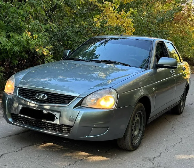 Продам приору 2010г. я собственник. авто в хорошем состоянии. без ржавчины и гнили! срочных вложений... - фотография
