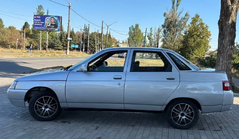 Продажа от собственника ваз 2110 2006г. в очень хорошем состоянии для своего возраста! мотор коробка без нареканий! ходовая часть в норме. днище пороги стаканы все целое! по кузову без ржавчины рыжиков и прочих нюансов! остальные вопросы по телефону! тел +79494076288. telegram: +79614413558. звоните/пишите, связь очень слабая! цена 305.000т. р торг. - фотография - 5