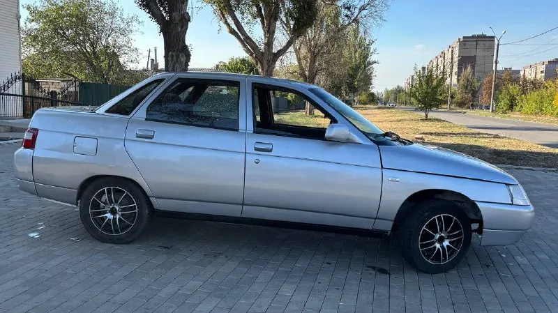 Продажа от собственника ваз 2110 2006г. в очень хорошем состоянии для своего возраста! мотор коробка без нареканий! ходовая часть в норме. днище пороги стаканы все целое! по кузову без ржавчины рыжиков и прочих нюансов! остальные вопросы по телефону! тел +79494076288. telegram: +79614413558. звоните/пишите, связь очень слабая! цена 305.000т. р торг. - фотография - 6