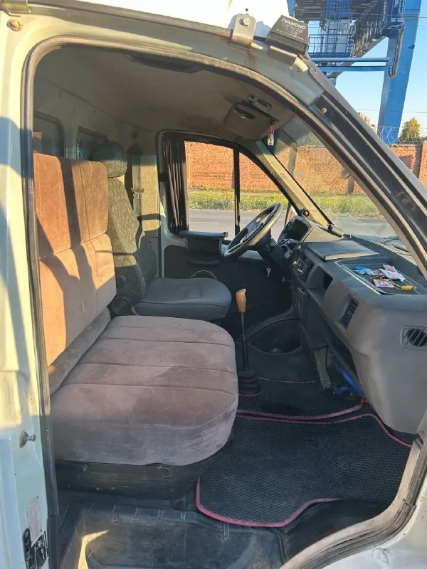 Продам газель 1999гв будка высота 2.17 длина 3.40 ширина 2.10 двиготель 406 инжектор (не узаконен) газ метан четвёртое поколение 250км ход пропан 500км ход (узаконен) электро стеклоподьемники сигнализация с центральным замком хорошая музыка по машине работает все что есть! ходовая мячик не гримит не дребезжит!👍 коробка, редуктор двиготель все отлично👍 акомулятор новый в данный момент вложений не требует! доедет куда угодно и обратно) цена 380000тр торг строго после осмотра! связь +79889474365 могу присутствовать в гаи помогу поставить на учёт без очереди - фотография - 9