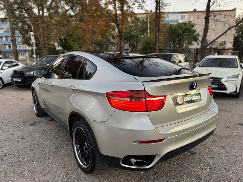В продаже🚗 bmw x6 год выпуска:2010 мотор:3.0 пробег:250.000 автомобиль в отличном состоянии готов к проверкам на ваших сто возможна продажа в кредит возможен обмен цена:1.35🍋 +79496106193 - фотография - 5