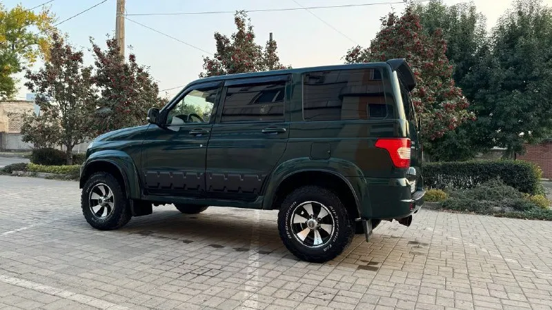 Уаз патриот год: 2015 пробег: 85.000 дополнительная информация: мотор 409 2.7/128лс. 5мкпп. технически и косметически в отличном состоянии. без коррозии и аварий, автомобиль обработан, хорошая грязевая резина, мультимедиа. фактически один владелец, салон как новый, всегда в чехлах. машина в отличном состоянии, ничего обслуживать и делать не нужно. зеленая автотека, оформлена на меня, без аварий. осмотр донецк, калининский цена: 720 т. руб. торг +7(949)77-101-77 - фотография - 4