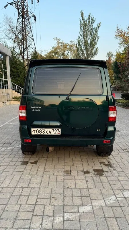 Уаз патриот год: 2015 пробег: 85.000 дополнительная информация: мотор 409 2.7/128лс. 5мкпп. технически и косметически в отличном состоянии. без коррозии и аварий, автомобиль обработан, хорошая грязевая резина, мультимедиа. фактически один владелец, салон как новый, всегда в чехлах. машина в отличном состоянии, ничего обслуживать и делать не нужно. зеленая автотека, оформлена на меня, без аварий. осмотр донецк, калининский цена: 720 т. руб. торг +7(949)77-101-77 - фотография - 5