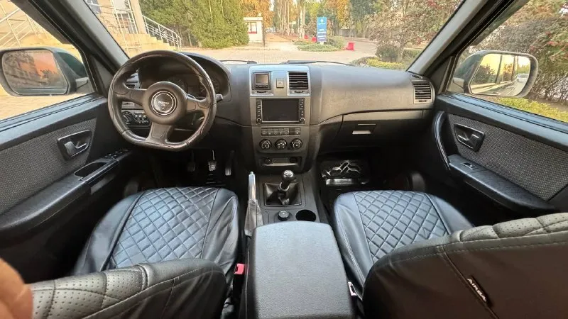 Уаз патриот год: 2015 пробег: 85.000 дополнительная информация: мотор 409 2.7/128лс. 5мкпп. технически и косметически в отличном состоянии. без коррозии и аварий, автомобиль обработан, хорошая грязевая резина, мультимедиа. фактически один владелец, салон как новый, всегда в чехлах. машина в отличном состоянии, ничего обслуживать и делать не нужно. зеленая автотека, оформлена на меня, без аварий. осмотр донецк, калининский цена: 720 т. руб. торг +7(949)77-101-77 - фотография - 9