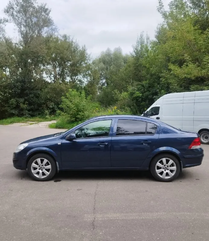 💥💥💥 opel astra h💥💥💥. год:2012. объем:1.8 (140л. с). коробка: механика. пробег: 234.000км родной. птс: оригинал. автомобиль в отличном состоянии, ни каких вложений не требует. двигатель работает идеально, без посторонних шумов, не троит, не дымит, масло не расходует, полностью обслужен. ходовая часть отрабатывает как положено, ни чего не стучит, не гремит и т. д. коробка не убиваемая механика, все скорости на месте, сцепление свежее. кузов как на фото, смотрится отлично, весь в заводской краске, есть жизненные коцки авто не новое. комплектация хорошая, есть все для комфортной и безопасной езды, подогрев сидений, кондиционер, сигнализация с автозапуском, два компле 📞 звоните: +7(903)1505300 - фотография - 8