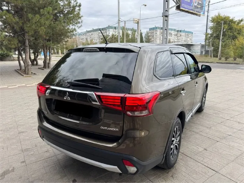 Продам mitsubishi outlander мотор 2.0 коробка акпп +sport режим 🔥 без единого подкраса 100% в заводском окрасе видео обзор с толщинаномером по запросу могу скинуть ! обклеена вся броне пленкой от сколов (зоны риска) в очень красивом цвете 😻 4 стекло подъемника мульти руль круиз контроль 4х зонный климат контроль подогрев лобового стекала все стекла в круг родные !!!!! даже лобовое !!! хорошая музыка с большим монитор кожаный салон с карболовыми вставками осмотр г. донецк оформление в мрэо цена 1.670₽ +79496285723 - фотография - 3