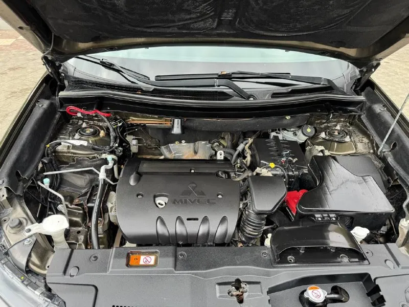 Продам mitsubishi outlander мотор 2.0 коробка акпп +sport режим 🔥 без единого подкраса 100% в заводском окрасе видео обзор с толщинаномером по запросу могу скинуть ! обклеена вся броне пленкой от сколов (зоны риска) в очень красивом цвете 😻 4 стекло подъемника мульти руль круиз контроль 4х зонный климат контроль подогрев лобового стекала все стекла в круг родные !!!!! даже лобовое !!! хорошая музыка с большим монитор кожаный салон с карболовыми вставками осмотр г. донецк оформление в мрэо цена 1.670₽ +79496285723 - фотография - 9