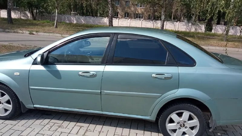 Продам chevrolet lacetti 2004 год, коробка автомат, двигатель 1.8 бензин, газ. пробег: 212 000 цена: 525.000 возможен обмен. подробнее по телефону: +79495067001 - фотография - 8