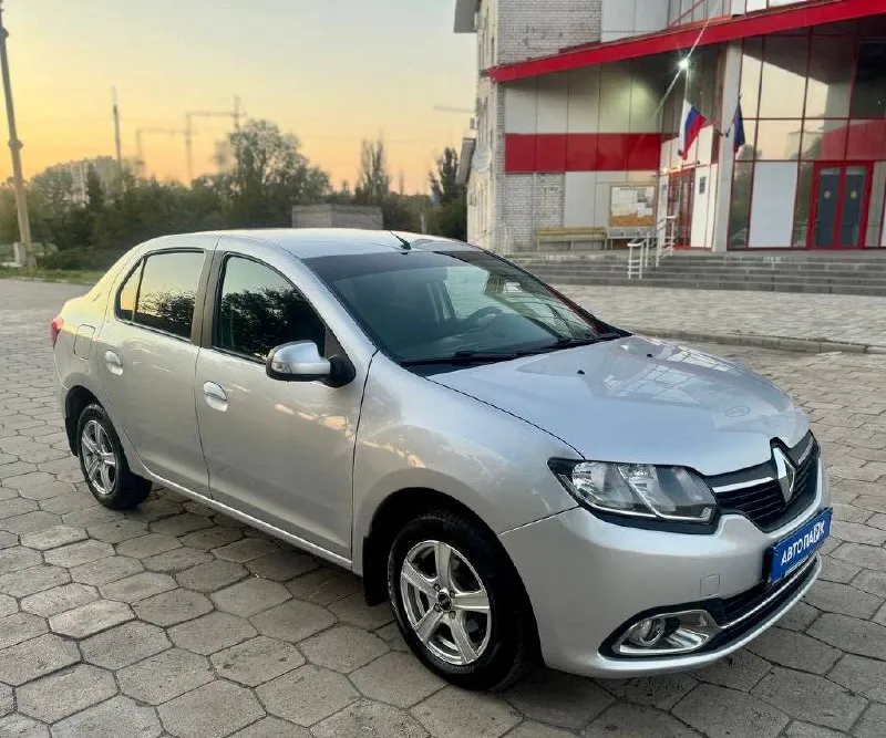 🇫🇷 renault logan 💰цена: 720 000р 🏢город: мариуполь 📅год выпуска: 2016 🧾пробег: 151 677 км. ⚙️двигатель: 1.6 8v ⛽топливо: бензин ⚙️кпп: механика 📞 телефон: +7-949-727-41-51 +7-949-551-91-52 +7-989-263-55-56 💾 описание: ✅ техническая часть на 5+ ✅ два владельца, птс оригинал. ✅ заводские стёкла, включая лобовое с подогревом. 🚙 двигатель k7m 1.6 8v. самый простой и надежный в линейке, ходовая без посторонних звуков, мягкая, высокий клиренс. салон в отличном состоянии. ❄️ кондиционер (холодит шикарно), усилитель руля, abs, 2 подушки безопасности, полный электопакет, подогрев сидений и лобового, птф, магнитола с bluetooth, литые диски на новой резине. улица шевченко 2️⃣6️⃣9️⃣ 🏦 возможна продажа в кредит по двум документам. - фотография - 3