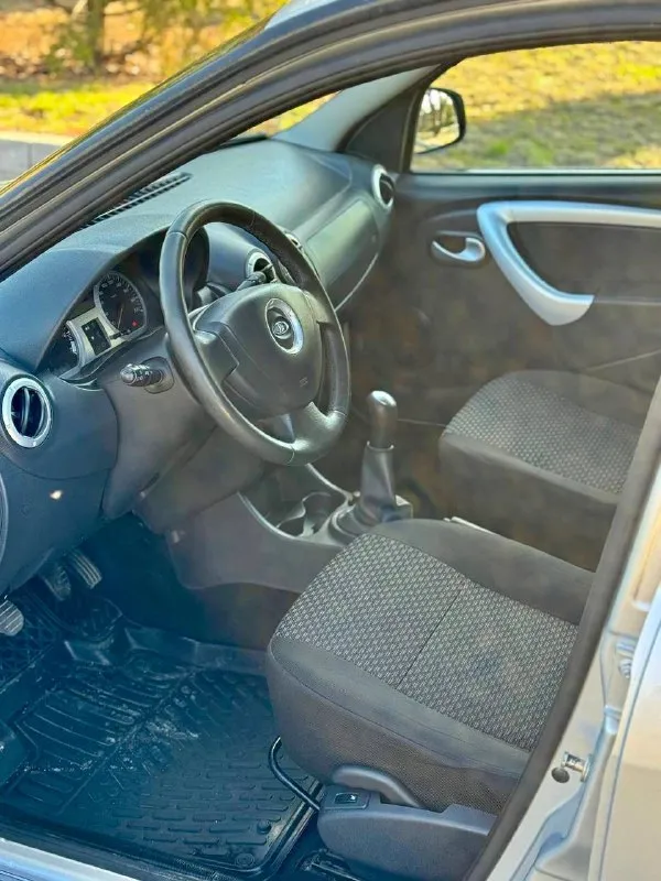 🇷🇺 lada largus 💰цена: 750 000р 🏢город: мариуполь 📅год выпуска: 2015 🧾пробег: 117 538 км. ⚙️двигатель: 1.6 16v к4м ⛽топливо: бензин ⚙️кпп: механика 📞 телефон: +7-949-727-41-51 +7-989-263-55-56 +7-949-551-91-52 💾 описание: всеми любимы. .. lada largus, последний год выпуска с двигателем renault k4m ✔️ заводской краска ✔️ 1.6 16-ти клапанный ✔️ отличное состояние ✔️ южная эксплуатация ✔️ оригинальный пробег ✔️ два владельца, птс оригинал двигатель очень надежный, шустрый и не прихотливый, коробка переключает идеально. ходовая часть отличная. салон в отличном состоянии. ✅ кондиционер, подогрев сидений, две подушки безопасности, гур, abs, полный электропакет, центральный замок, магнитола с bluetooth. улица шевченко 269 🏦 возможна продажа в кредит по двум документам. - фотография - 9