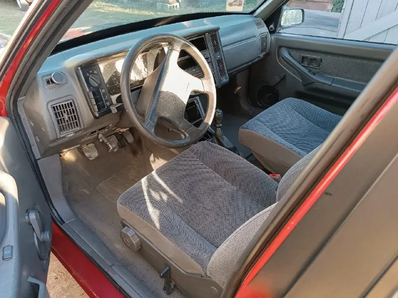 Срочно продам вольво 440. 1991 года. двигатель 1.7 бензин. машина на ходу. есть на неё запчасти, двигатель. цена 150 тыс. небольшой торг. 89493510277 еленовка 📞 звоните: +7(949)3510277 - фотография - 5