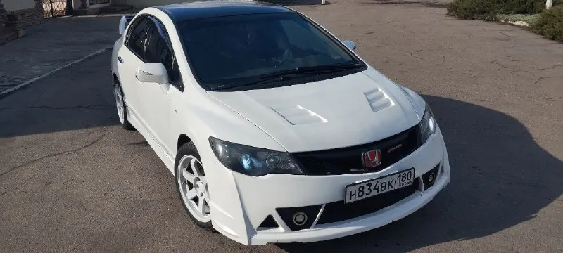 Honda цивик 1.8 2008г. 300000 т пробега. вложений не требует, сел и поехал. сигнализация с автозапус... - фотография