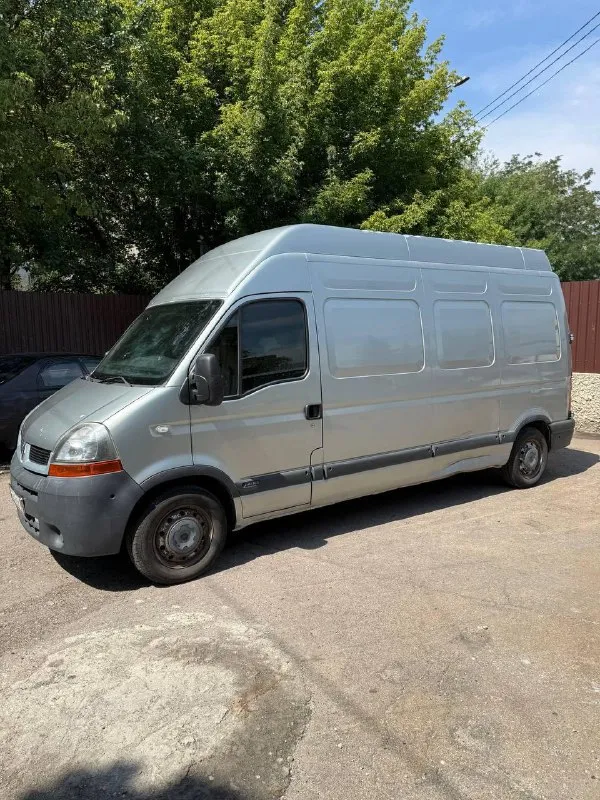 Срочно renault master рестайлинг 2005 год 2.5 mt стоит новый мотор пробег 186к новая турбина без пробега пробег 460000км сел поехал рф учет продажа от собственника находится в макеевке есть нюансы по кузову на фото видно цена 800000р без торга вообще. +79495589527 если не на связи телеграмм @artur_asatryan7 📞 звоните: +7(949)5589527 - фотография - 3