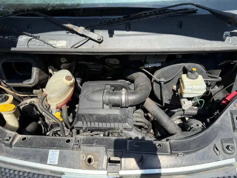 Срочно renault master рестайлинг 2005 год 2.5 mt стоит новый мотор пробег 186к новая турбина без пробега пробег 460000км сел поехал рф учет продажа от собственника находится в макеевке есть нюансы по кузову на фото видно цена 800000р без торга вообще. +79495589527 если не на связи телеграмм @artur_asatryan7 📞 звоните: +7(949)5589527 - фотография - 9