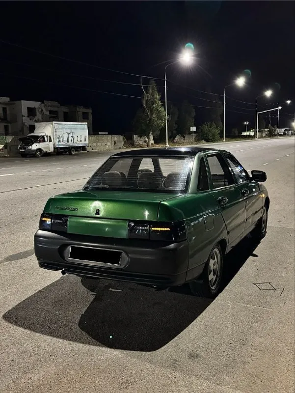 Продам ваз 2110 машина на полном боевом ходу, стоковые фары в комплекте, машина по дну не гнилая, пороги живые, салон в хорошем состоянии. любые проверки за ваш счет. осмотр г. мариуполь цена 170,000₽ +79490412415 владислав. - фотография - 2