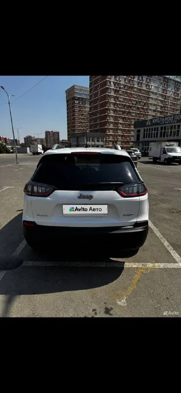 Jeep cherokee 2.4 4wd ат (177 л. с.), 2018, 101 499 км автомобиль был пригнан для личного пользования, автомобиль в очень хорошем состояние. бережная и добросовестная эксплуатация одним владельцем. салон чистый не прокуренный, все рабочем состояние. на 100 00о км было пройдено полное то с заменой всех масел и фильтров, был так же заменен антифриз, тормозная жидкость, полностью были заменены тормозные диски и колодки. все ставилось новое и отличного качества. в подарок отдам комплект зимней резины. 2 700 000 🍋 ☎️ +79281127662 @maksim_linnik777 - фотография - 2