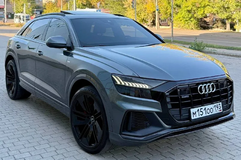 Продаю в городе донецке +79495236393 audi q8 3.0 tfsi quattro продажа от собственника, состояние идеальное, без единого момента, без единого изъяна ! без единого подводного камня! готов на любые проверки! машина вся в идеальном состоянии! все расходники заменены! два комплекта резины лето и зима и два комплекта дисков ! 2020 год 100 тыс км родной оригинальный проверенный пробег не скрученный! кузов в первозданном виде без единого момента! салон как новый ! была бережная эксплуатация, гаражное хранение! обслуживание всегда вовремя у официального дилера! машина без малейшего вложения все расходники заменены! 3.0 tfsi бензин автомат 8 ступенчатый полный привод, хорошая комплектация! полное переоформление в мрэо осмотр в донецке цена 6 300 000 руб торг +79495236393 +380715236393 телеграмм - фотография - 1