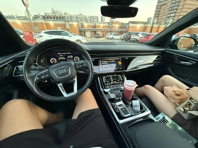 Продаю в городе донецке +79495236393 audi q8 3.0 tfsi quattro продажа от собственника, состояние идеальное, без единого момента, без единого изъяна ! без единого подводного камня! готов на любые проверки! машина вся в идеальном состоянии! все расходники заменены! два комплекта резины лето и зима и два комплекта дисков ! 2020 год 100 тыс км родной оригинальный проверенный пробег не скрученный! кузов в первозданном виде без единого момента! салон как новый ! была бережная эксплуатация, гаражное хранение! обслуживание всегда вовремя у официального дилера! машина без малейшего вложения все расходники заменены! 3.0 tfsi бензин автомат 8 ступенчатый полный привод, хорошая комплектация! полное переоформление в мрэо осмотр в донецке цена 6 300 000 руб торг +79495236393 +380715236393 телеграмм - фотография - 9
