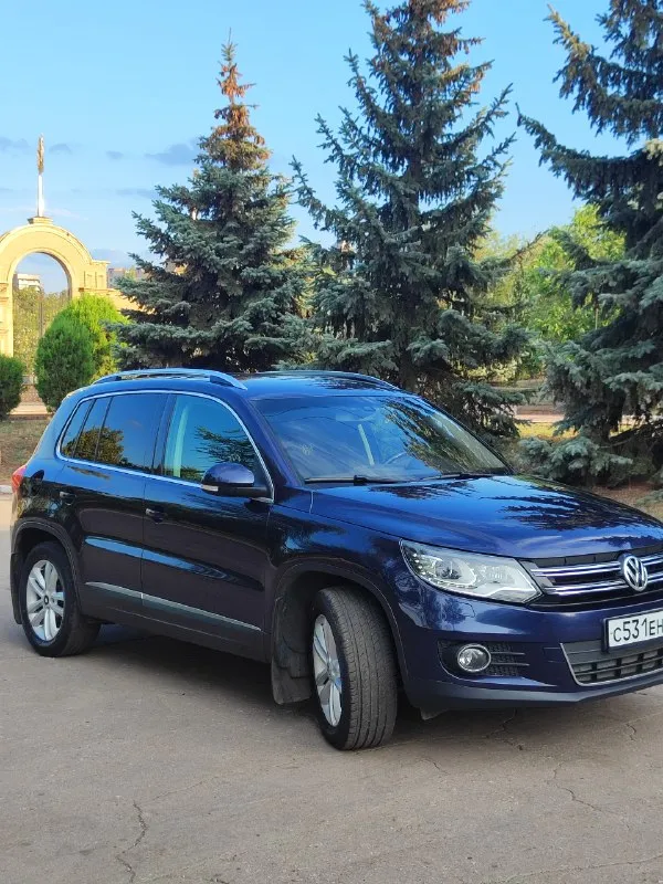 🔥🔥🔥🔥 Срочно 🔥🔥🔥🔥
✅Продам volkswagen tiguan
✅ 2.0 Tsi
📅2011Г. Декабрь месяц.
📊Пробег 150.000
❄️ Климат контроль.
✅ Автомат aisin, самый надёжный и проверенный.
✅Датчики парковки, света, дождя и многое другое.
✅ Цена 1 550 000 торг у капота.
🏙️Осмотр г. Алчевск, луганск.
Автомобиль на полном ходу, мотор работает ровно, коробка переключает плавно. Любые проверки на сто. Без вложений, всё везде сухо. Ваговских болячек нет. Пробег подтверждён автотекой. Без дтп, есть полная история эксплуатации.  Автомобиль сел и поехал, обслужен полностью. Резина зима, лето. Торг реальному покупателю при осмотре.
✅ +7 959 118 87 93
+7 959 118 87 93
📞 Звоните: +7(959)1188793 - фотография - 1
