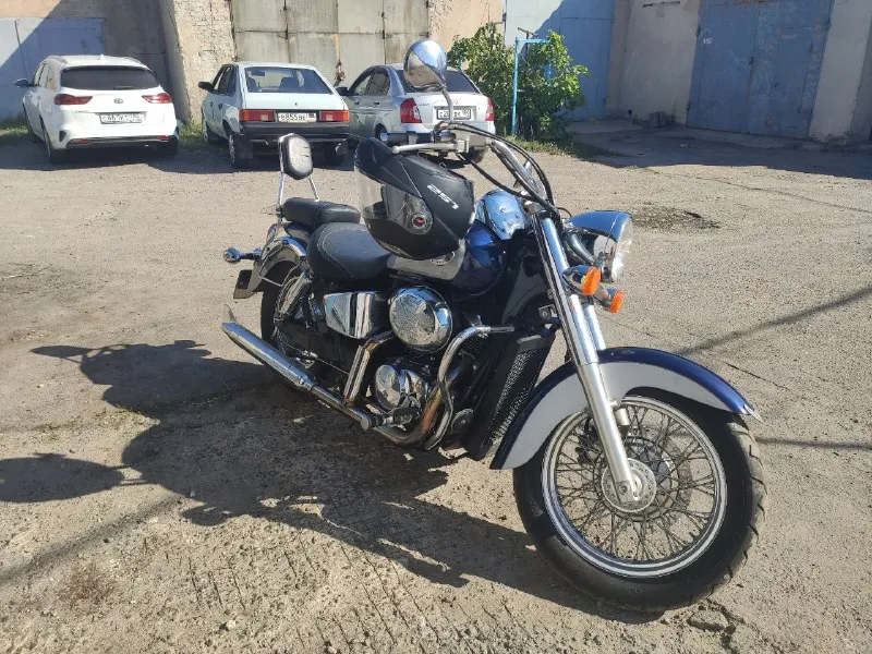 Продам honda shadow 750 2000 года. пробег 23 000. поменяли аккумулятор, помыли крабы, смазали тормоза, поменяны часть фильтров и масло. в комплекте шлем, багажник и 3 кофры большие кожанки. цена 350 000. возможен торг. продажа в мрэо. времянка на 5 лет без права продажи. потом можете на себя оформить. не краден и не в залоге. не успели при днр поставить на учет (есть нотариальное свидетельство) звоните, пишите +79494143538 роман. донецк киевский 📞 звоните: +7(949)4143538 - фотография - 4