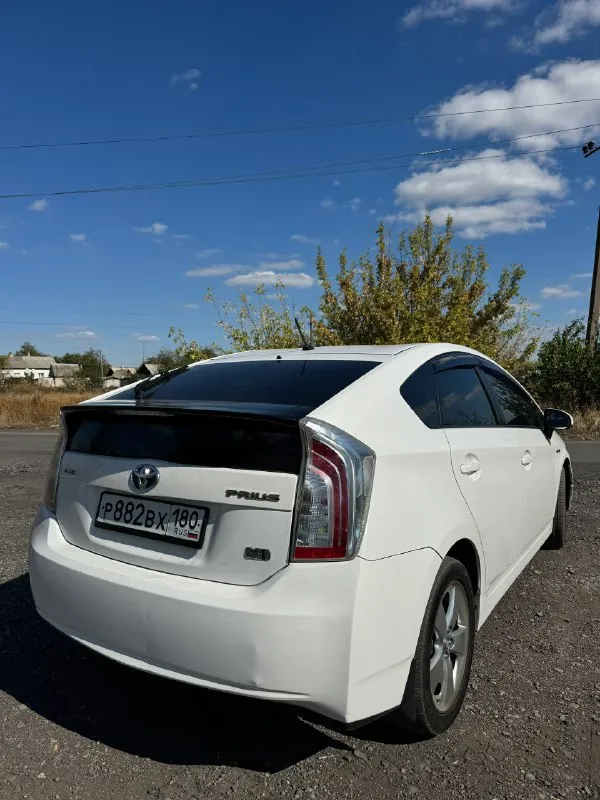 В продаже toyota prius 2013 год(рейсталинг). про машину очень много рассказывать. родной пробег у авто 170 тысяч км. 1.8. европеец, не американец. перебрана полностью ходовая часть, новые тормозные диски, колодки. практически новая летняя резина. новые р17 диски оригинал япония. на машине не одного крашенного элемента. вся в родном состоянии. состояние салона идеал. установлена дорогая led оптика, ближний дальний туманки. замена масла каждые 5-7 тысяч liqui moly molygen. все жидкости поменяны. установлена магнитола teyes магнитола. цена авто 1.350🍋. торг реальному покупателю. тел: +7-949-511-88-87 📞 звоните: +7(949)5118887 - фотография - 6