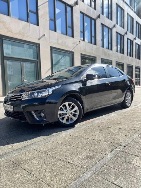 Продаю свой надежный автомобиль toyota corolla 2013, 1.6 cvt, style – ухоженный, с антикором и готов к зиме! 💰 цена: 1 450 000 ₽ торг у капота. 📲 +7(949)322-18-00 📍 осмотр и тест-драйв в удобное время г. донецк, шахтерск, торез, снежное. автомобиль полностью готов к эксплуатации! пробег 203 000 км. машина 2013 г, 3 владельца птс, приобретена в автосалоне toyota 23.01.2014г. в г. ростов-на-дону, есть сервисная книжка. на 180-м регионе я первый владелец в птс. автомобиль без вложений: ✅двигатель работает ровно, регулярная замена масла toyota масло, только поменял, отмечаю в журнале; ✅воздушный, топливный фильтры, свечи заменены; ✅кузов без ржавчины, провёл полную обработку; ✅вариатор cvt работает мягко, без пинков, обслуживал; ✅по подвеске все менялось вовремя; ✅подушки все на месте; ✅по опциям все необходимое есть: - кондиционер - подогрев передних сидений - хорошая оптика - жк-дисплей - управление на руле - камера заднего вида - carplay установлен - вместительный бага 📞 звоните: +7(949)3221800 - фотография - 5