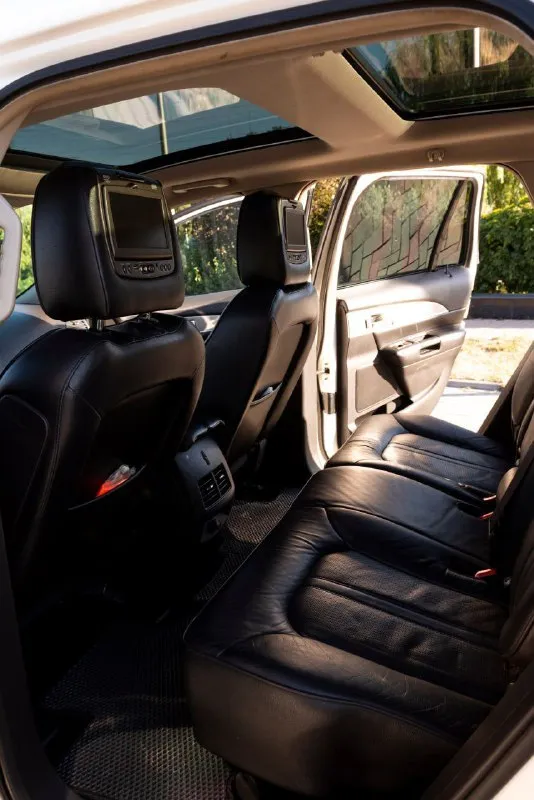 🔥🔥🔥🔥🔥🔥 lincoln mkx 3.7 awd 2012 😎😏😏😕😕😕😕 😖 📞💬+79493457303 lincoln mkx оснащен широким спектром современных систем и технологий, включая: * антиблокировочную систему (abs); * усилительное рулевое управление (eps); * систему подогрева передних сидений и задних; * электрический люк с электроприводом * ксеноновые фары с системой адаптивного освещения; * навигация * систему курсовой устойчивости (esc); * противотуманные фары; * комплексную охранную систему с иммобилайзером; * парковочные датчики заднего вида; * электронную систему контроля тяги (tcs); * электрические стеклоподъемники всех дверей; * датчик дождя * бортовой компьютер с многофункциональным дисплеем; * систему круиз-контроля; * двухзонный климат * аудиосистему премиум-класса с поддержкой * датчик света с функцией автоматического управления фарами основные характеристики: • объём двигателя: 3,7 л • тип двигателя: бензин • мощность: 300 л. с. • коробка передач: акпп • привод: awd • пробег: 201000 • шины и диски: 235/55 r20 • количество цилиндров: 6 v-образный • ёмкость топливного бака: 72 л - фотография - 10