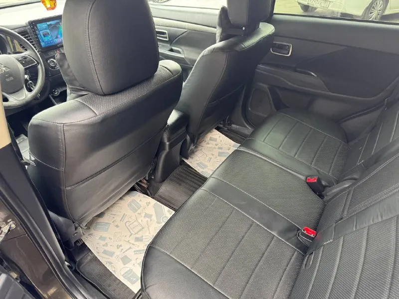 Продам mitsubishi outlander 2016г мотор 2.0 пробег 171.000 коробка акпп +sport режим 🔥 без единого подкраса видео обзор с толщинаномером по запросу могу скинуть ! обклеена вся броне пленкой от сколов (зоны риска) в очень красивом цвете 😻 4 стекло подъемника мульти руль круиз контроль 4х зонный климат контроль подогрев лобового стекала все стекла в круг родные !!!!! даже лобовое !!! хорошая музыка с большим монитор кожаный салон с карболовыми вставками осмотр г. донецк оформление в мрэо цена 1.670₽ +79496285723 - фотография - 7
