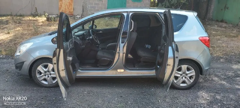 Продам опель мерива б,2012 год, двигатель 1.4,цепь, в отличном состоянии, обслуживался у официалов, пробег родной трасса, есть всё для комфортной езды, кондиционер, круиз, подогрев сидений, зеркал, руля, двигатель в отличном состоянии, не дымит, не троит, масло не ест, коробка работает ни чего не хрустит, не вылетает, ходовка на отлично, ни стуков не грюков! сигнализация с автозапуском!715000 торг у капота!звонить по тел. +79495619284 - фотография - 8