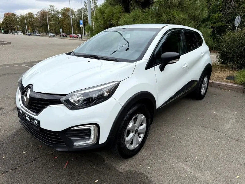 Renault kaptur, 2017 год. пробег 145000 км. 1.6 автомат. хозяйское авто, не использовалась в каршеринге и такси. авто в отличном состоянии. мультируль, мультимедиа с камерой заднего вида возможно оформить авто в кредит. возможен обмен. более детально по телефону. цена - 1.280.000 р. +79494041233 - фотография - 5