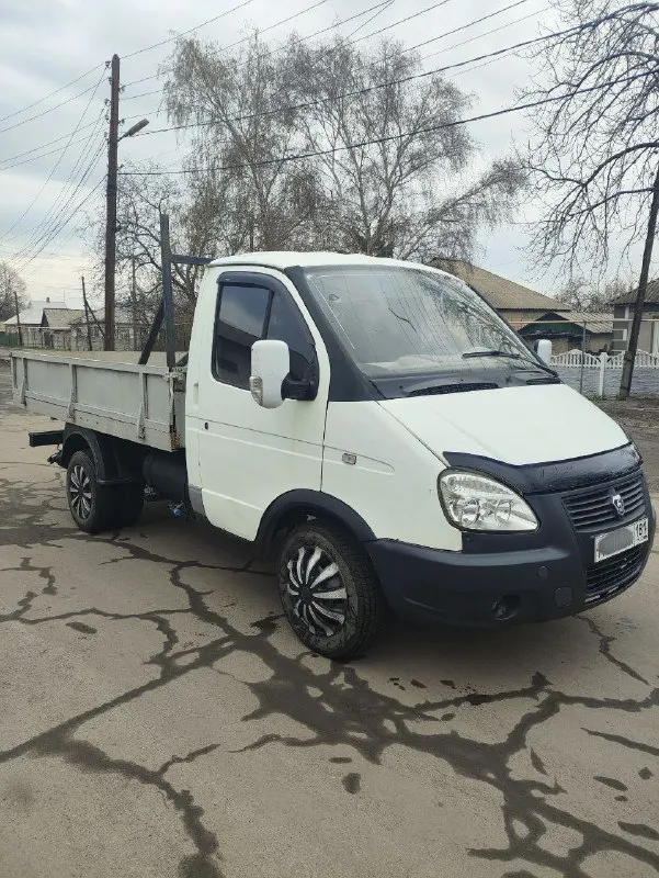 Газель самосвал, двигатель 406 после кап ремонта, запчасти ставились все оригинальные, только в двигатель вложено более 200тыс, чеки все имеются, самосвальная установка с электро-гидростанцией и гидроцилиндром, установка можно считать новая в работе была очень мало. резина вся новая в круг, новый рулевой редуктор, система охлаждения тоже вся новая, радиаторы, все патрубки, новый аккумулятор, газовое оборудование метан 1км получается в районе 3-х рублей, рама вся целая, кабина в отличном состоянии пороги, подножки всё новое, кпп 5ст переключается идеально, мост не воет, номера все читаются хорошо. установлена катюша для перевозки длинных грузов до 6- ти метров машина делалась для себя, документы все в порядке, собственник +7 959 512 82 67 цена 950 000рублей 📞 звоните: +7(959)5128267 - фотография - 6