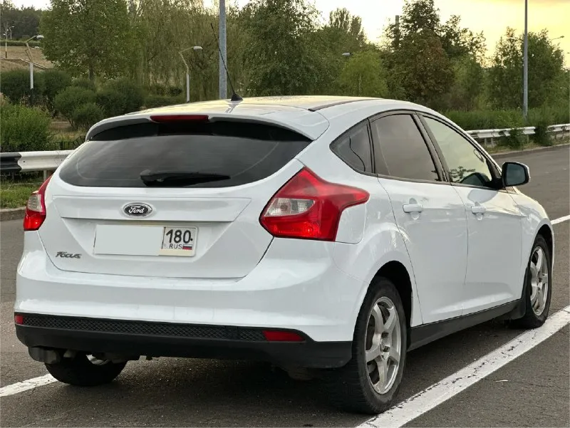 Супер цена !!! ford фокус 2012 1.6 механика, состояние отличное по всем параметрам, по кузову два окраса, все стекла завод, хорошая комплектация, по технике без вложений все работает отлично !!! цена срочная 600 тысяч без торга, донецк !!! есть обзор на автомобиль по запросу скину !!! +79494165691 звоните 📞 звоните: +7(949)4165691 - фотография - 4
