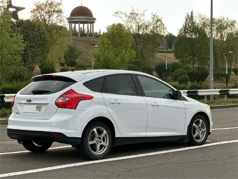 Супер цена !!! ford фокус 2012 1.6 механика, состояние отличное по всем параметрам, по кузову два окраса, все стекла завод, хорошая комплектация, по технике без вложений все работает отлично !!! цена срочная 600 тысяч без торга, донецк !!! есть обзор на автомобиль по запросу скину !!! +79494165691 звоните 📞 звоните: +7(949)4165691 - фотография - 5