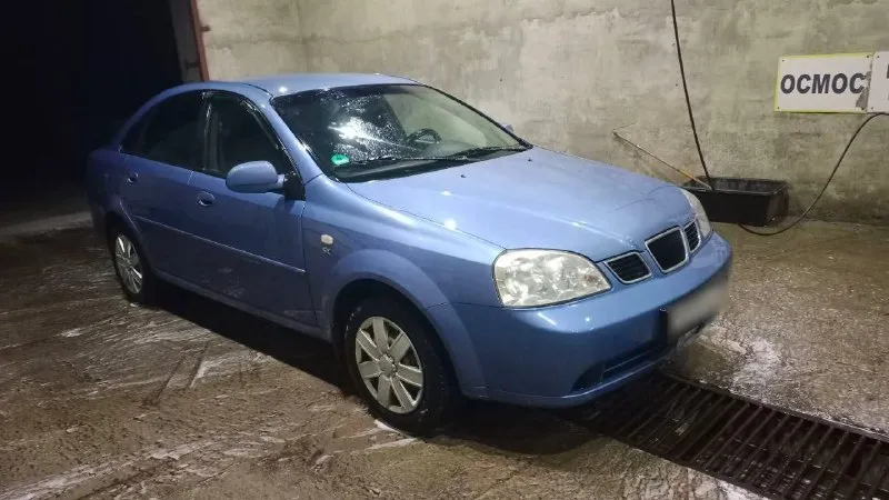 Продам шевроле лачетти 2003г. 1.6,коробка механика, пробег 187т. км, авто в отличном состоянии, по кузову нет не рыжиков, не гнили. салон в идеальном состоянии. двигатель и кпп полностью в исправном состоянии, комплектация sx, всё работает(кондиционер работает на 5+), на авто установлен гбо евро 4 (дорогое итальянское оборудование, пропан ), автомобиль обслужевался для себя(машиной будете только радоваться), цена 515т. торг +79493478557 - фотография - 6