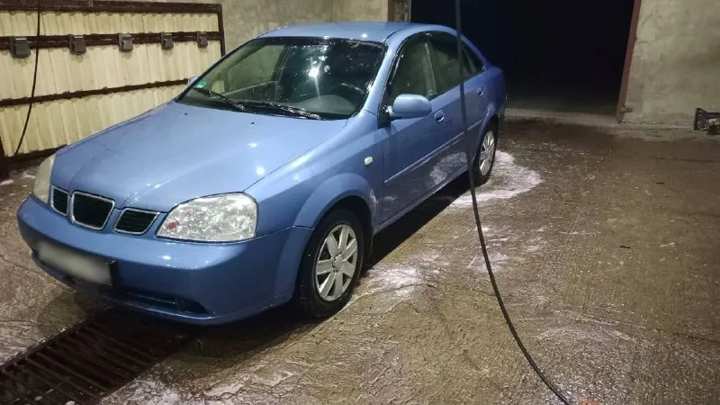 Продам шевроле лачетти 2003г. 1.6,коробка механика, пробег 187т. км, авто в отличном состоянии, по кузову нет не рыжиков, не гнили. салон в идеальном состоянии. двигатель и кпп полностью в исправном состоянии, комплектация sx, всё работает(кондиционер работает на 5+), на авто установлен гбо евро 4 (дорогое итальянское оборудование, пропан ), автомобиль обслужевался для себя(машиной будете только радоваться), цена 515т. торг +79493478557 - фотография - 7