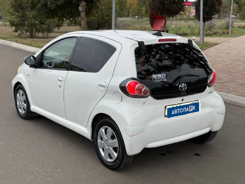 🩷 toyota aygo 💰цена: 490 000р 🏢город: мариуполь 📅год выпуска: 2009 🧾пробег: 217 285 км. ⚙️двигатель: 1.0 ⛽топливо: бензин ⚙️кпп: механика 📞 телефон: +7-989-263-55-56 +7-949-727-41-51 +7-949-713-18-14 💾 описание: идеальный городской хэтчбек на каждый день будет очень удобный в городе. техническая часть на твердую пятерку и не требует никаких вложений. есть вся сервисная история. ✅ цепной двигатель в паре с механической коробкой очень надёжный и не прихотливый. ✅ кондиционер холодит шикарно, электростеклоподьемники, abs, гидроусилитель руля, две подушки безопасности, центральный замок, новая летняя резина. улица шевченко 269 🏦 возможна продажа в кредит по двум документам. - фотография - 4