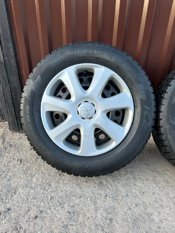 Продам: зимние колеса r-16, 5x114.3‼️ подходят на большинство японских и корейских авто. цена: 19.999 руб (за комплект!) ✅ оригинальные штампы - mitsubishi (+ колпаки‼️) хaрaктeриcтики - r16, 6.5j, et-44, 5x114.3 ✅ резина зимняя - 215/ 60/ r16 - pirelli ice zero. без грыж и боковых ремонтов, давление держат. достались с автомобилем. стояли на outlander asx. 📍осмотр в г. дoнецк, калининский р-н 📞🇷🇺звоните: +7 949-577-25-85 - фотография - 3
