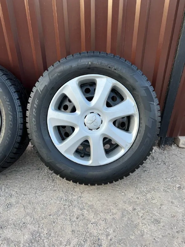 Продам: зимние колеса r-16, 5x114.3‼️ подходят на большинство японских и корейских авто. цена: 19.999 руб (за комплект!) ✅ оригинальные штампы - mitsubishi (+ колпаки‼️) хaрaктeриcтики - r16, 6.5j, et-44, 5x114.3 ✅ резина зимняя - 215/ 60/ r16 - pirelli ice zero. без грыж и боковых ремонтов, давление держат. достались с автомобилем. стояли на outlander asx. 📍осмотр в г. дoнецк, калининский р-н 📞🇷🇺звоните: +7 949-577-25-85 - фотография - 6