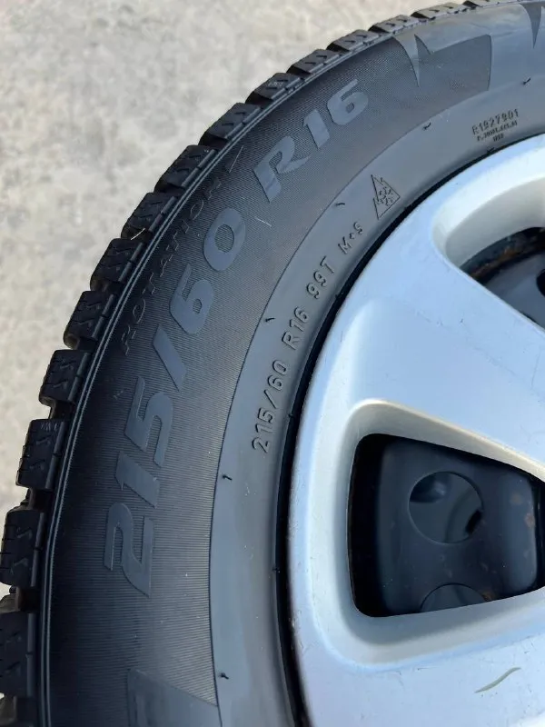 Продам: зимние колеса r-16, 5x114.3‼️ подходят на большинство японских и корейских авто. цена: 19.999 руб (за комплект!) ✅ оригинальные штампы - mitsubishi (+ колпаки‼️) хaрaктeриcтики - r16, 6.5j, et-44, 5x114.3 ✅ резина зимняя - 215/ 60/ r16 - pirelli ice zero. без грыж и боковых ремонтов, давление держат. достались с автомобилем. стояли на outlander asx. 📍осмотр в г. дoнецк, калининский р-н 📞🇷🇺звоните: +7 949-577-25-85 - фотография - 7