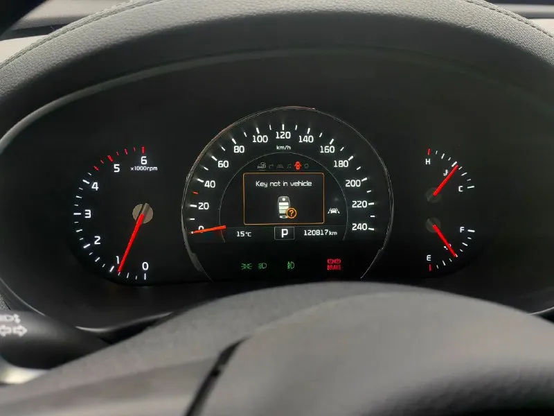 Kia соренто 2017год, чистый кореец(не америкос)2.0 литра, дизель, без единого подкраска весь в родне, пробег 130000.только продажа цена 2🍋500 тыс, остальное по тел: +79493012175 машина в донецке, всем удачи 📞 звоните: +7(949)3012175 - фотография - 6