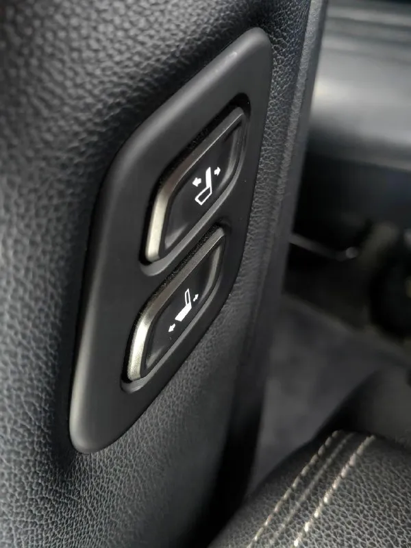 Kia соренто 2017год, чистый кореец(не америкос)2.0 литра, дизель, без единого подкраска весь в родне, пробег 130000.только продажа цена 2🍋500 тыс, остальное по тел: +79493012175 машина в донецке, всем удачи 📞 звоните: +7(949)3012175 - фотография - 8