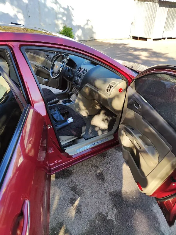 Продам geely емгранд ес7 2012 года. пробег 130тыс, растет. один хозяин с салона, покупалась в донецке. двигатель toyota 1.8. коробка вариатор, без нареканий. обслуживалась вовремя. электрика без нареканий. проблема - кузов, их болячка. цена 600тыс, торг-обмен. как первое авто или для девушки идеально подходит. звоните пишите+79497159211. 📞 звоните: +7(949)7159211 - фотография - 3