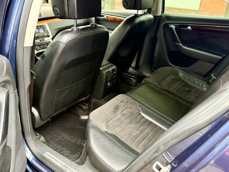 Volkswagen passat b7 2012 года эксплуатации, 1.8tsi, бензин, 165 тыс км пробег, без дтп! Автомобиль в отличном ухоженном состоянии! По кузову без нареканий! Двигатель ходовая в отличном состоянии все работает отлично, автомобиль вложений не требует, всегда бережная эксплуатация, расходники меняются каждые 7 тыс км, расхода масла нет! Салон чист ухоженный! В полной комплектации, кожа с альконтарой электро сидения большой монитор, полный электро пакет. 2 зонный климат контроль, датчики света дождя, обогрев сидений, складывание зеркал при закрытии авто, сидения с поддержкой, в данном авто есть все для комфортной езды и получения удовольствия от манёвренности езды! Юридически кристально чистая любое оформление собвственник, срочно все вопросы по телефону звонить в. Любое время! Цена 985 000 тыс руб, +7949-612-37-14
+7949-401-03-58
📞 Звоните: +7(949)6123714 - фотография - 6